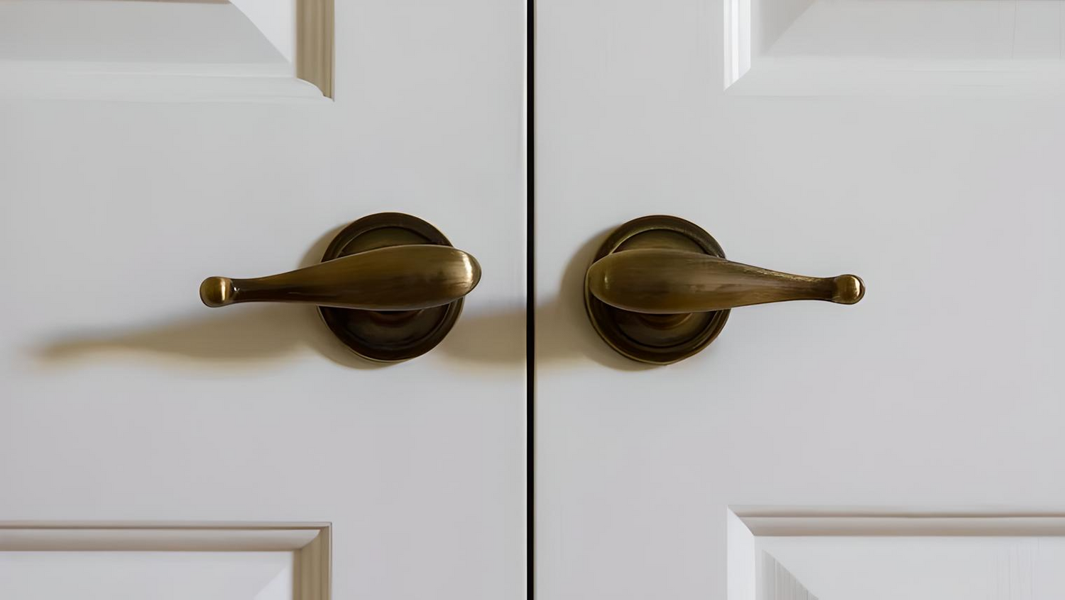 Enhance your interiors with Fieldbrass solid brass cabinet pulls. Perfect for remodeling, these luxury pulls combine elegance, durability, and timeless style—ideal for designers and homeowners seeking refined home décor solutions.